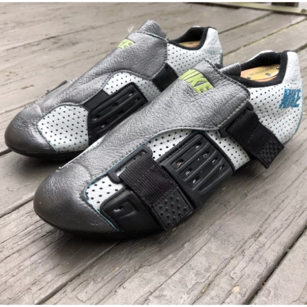Vintage Nike Access women’s cycling shoe size 7.5